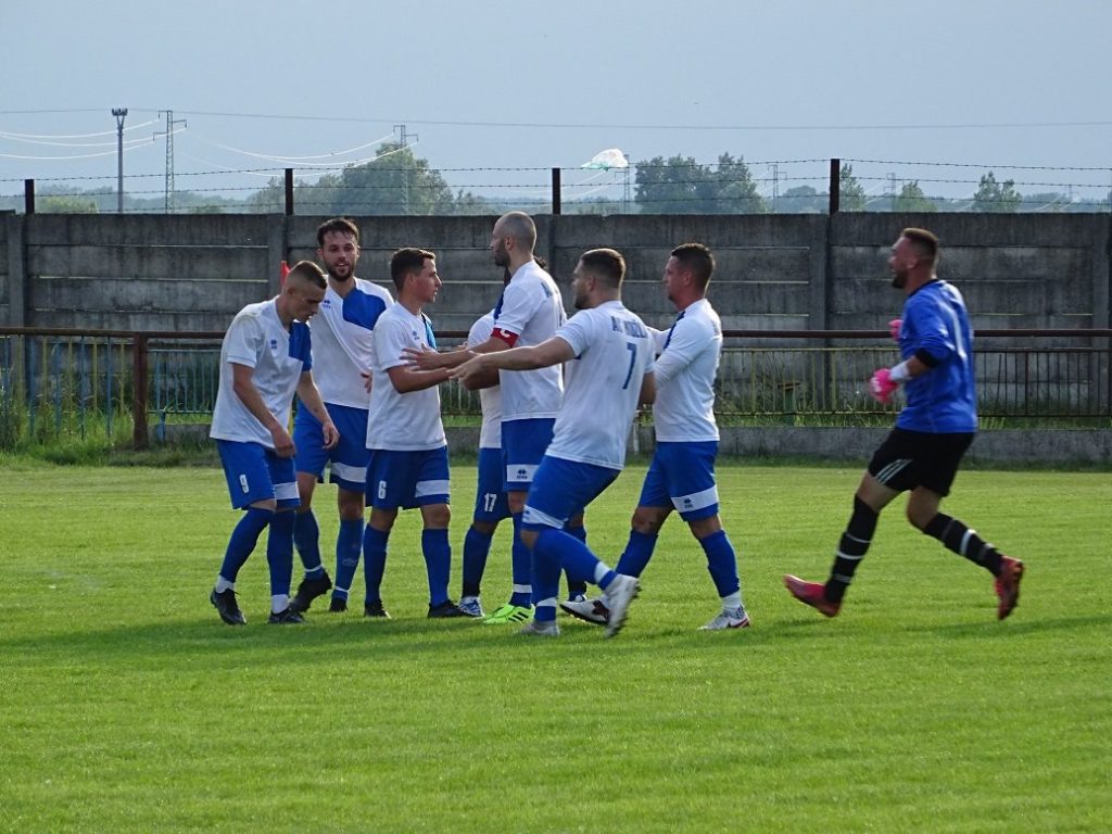 Az V.liga bajnoki mérkőzése: AC Muzsla – FK Pozba 3:2