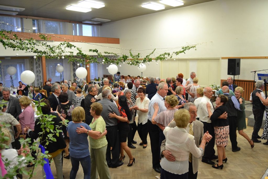 Reprezentačný ples Združenia dôchodcov v Mužle