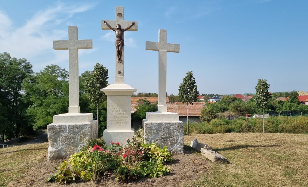 Ukončila sa rekonštrukcia sakrálnych pamiatok na Kostolnom vrchu v obci Mužla