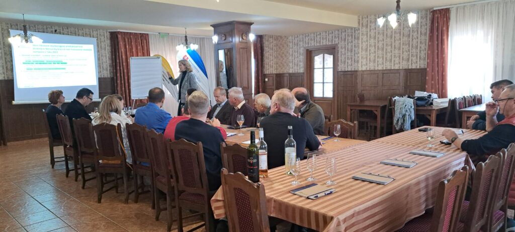 Nitrianska KOCR mala workshop o vinárstve v Búči