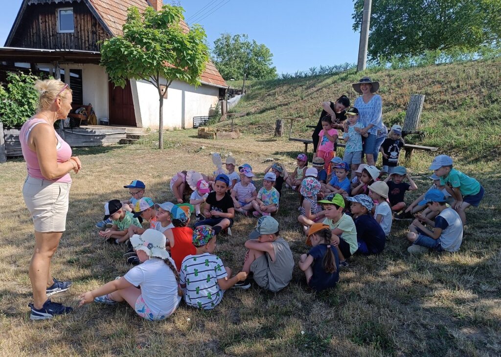 Muzslai óvodások szőlőhegyi kirándulása