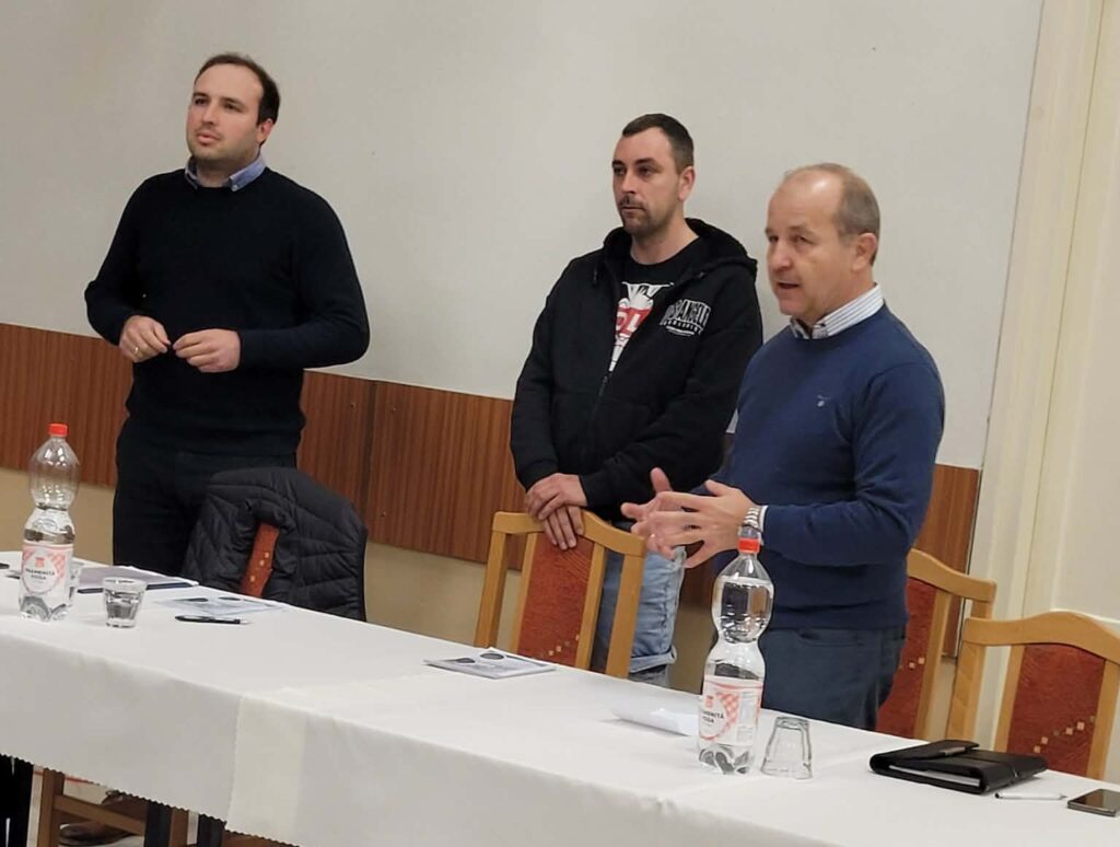 Szakmai fórum Muzslán a családi házak felújításának lehetőségéről