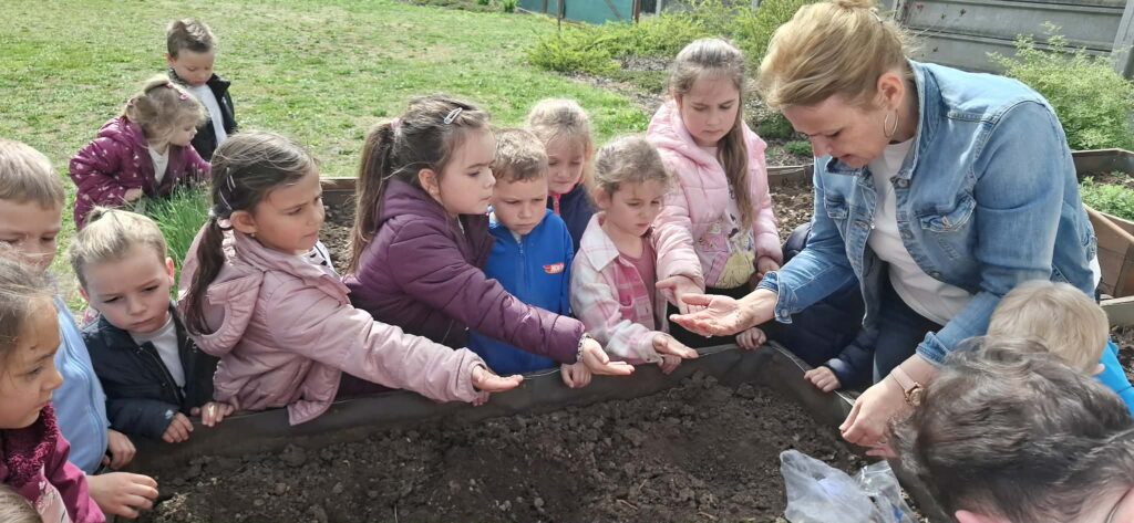 Kiskertészek a muzslai óvodások